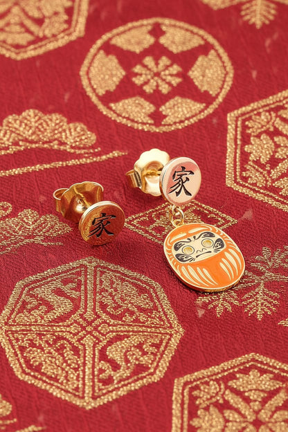 Orecchino Daruma Arancio – famiglia e nuovi inizi, vista frontale, collezione Daruma, Nuage d'Etoiles