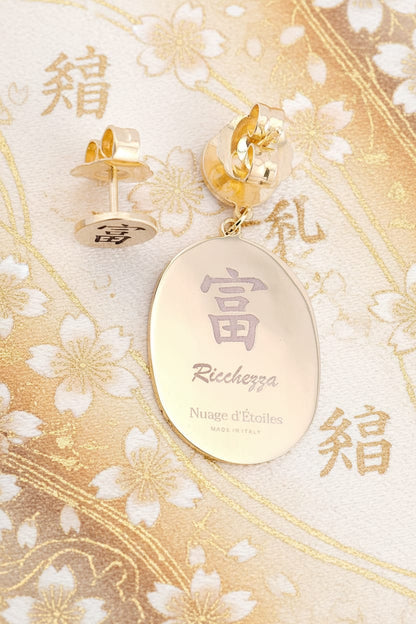 Orecchino Daruma Oro – dettaglio ciondolo 21x27mm placcato oro 24kt, collezione Daruma, Nuage d'Etoiles