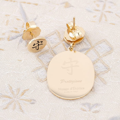 Orecchino Daruma Blu – dettaglio ciondolo 21x27mm placcato oro 24kt, collezione Daruma, Nuage d'Etoiles