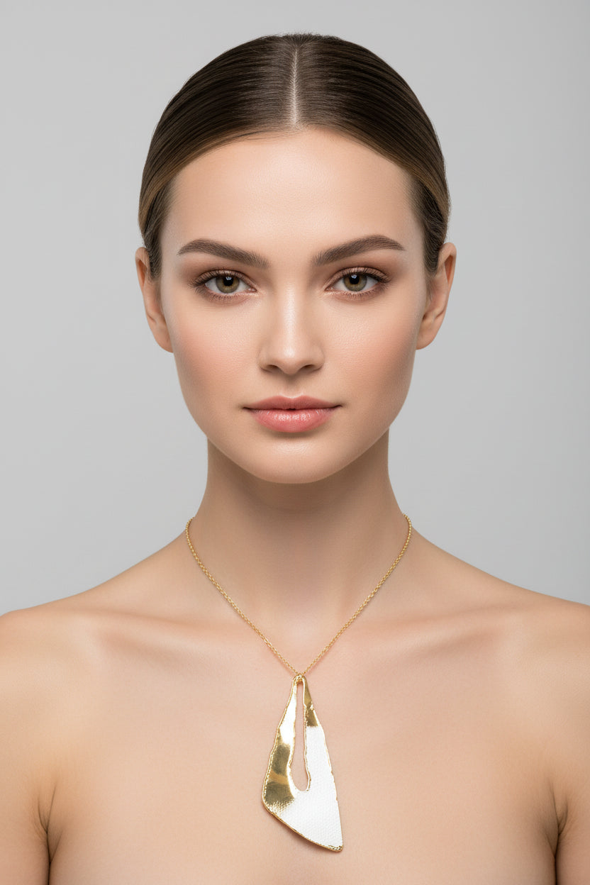 Collana Triangolo Burn Collection in bronzo – finitura bruciata artigianale | Nuage d'Etoiles