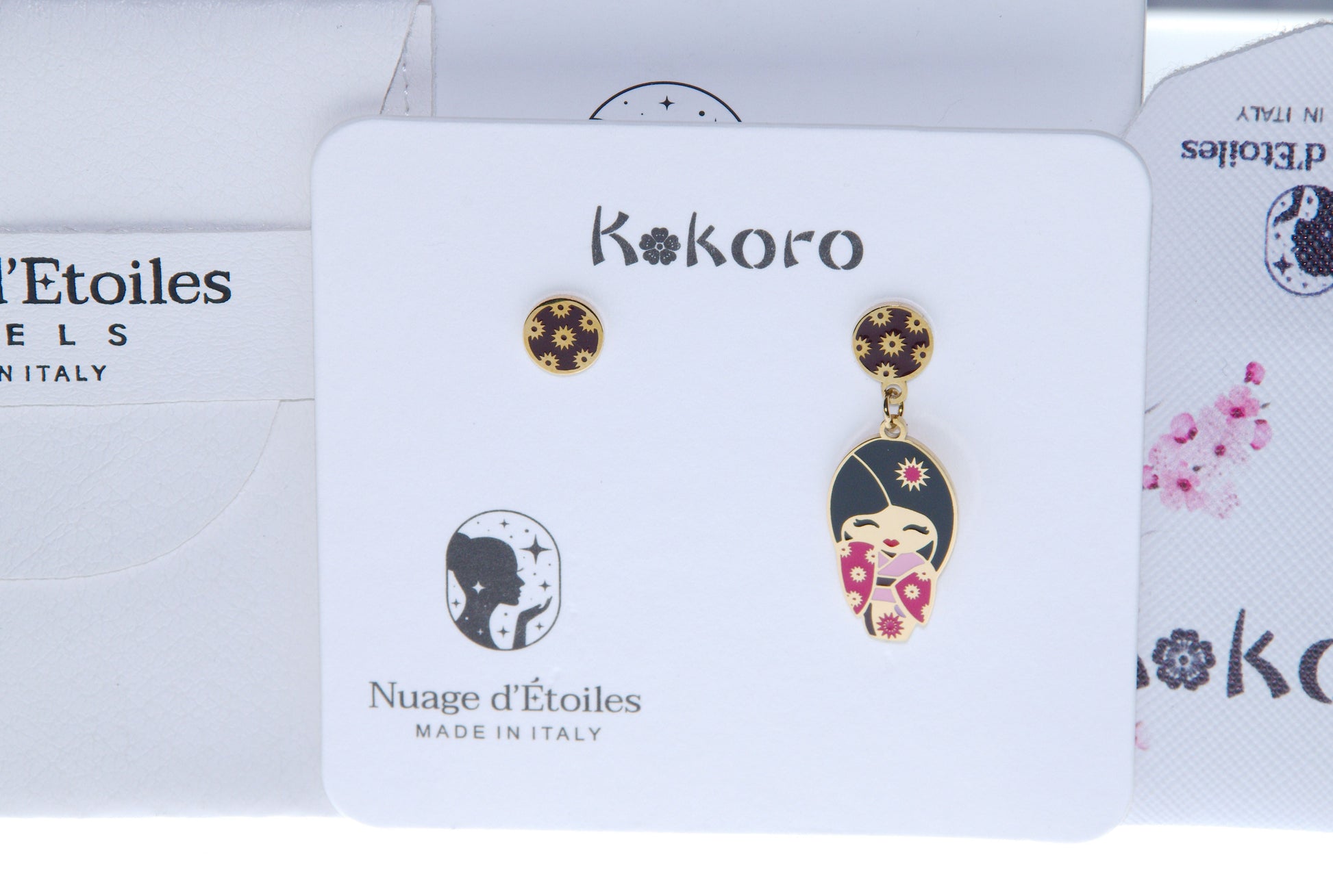 Odayaka – vista frontale orecchino mini Kokoro, Nuage d'Etoiles