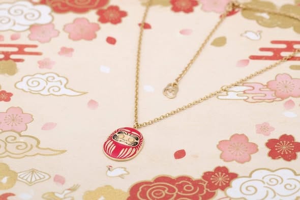 Collana Ciondolo medio Daruma Fortuna placcato oro e simbolo fortuna giapponese - design minimal 35-45 cm 