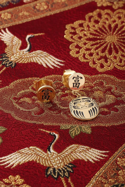 Orecchino Mini Daruma Oro – ricchezza e prosperità, vista frontale, collezione Daruma, Nuage d'Etoiles